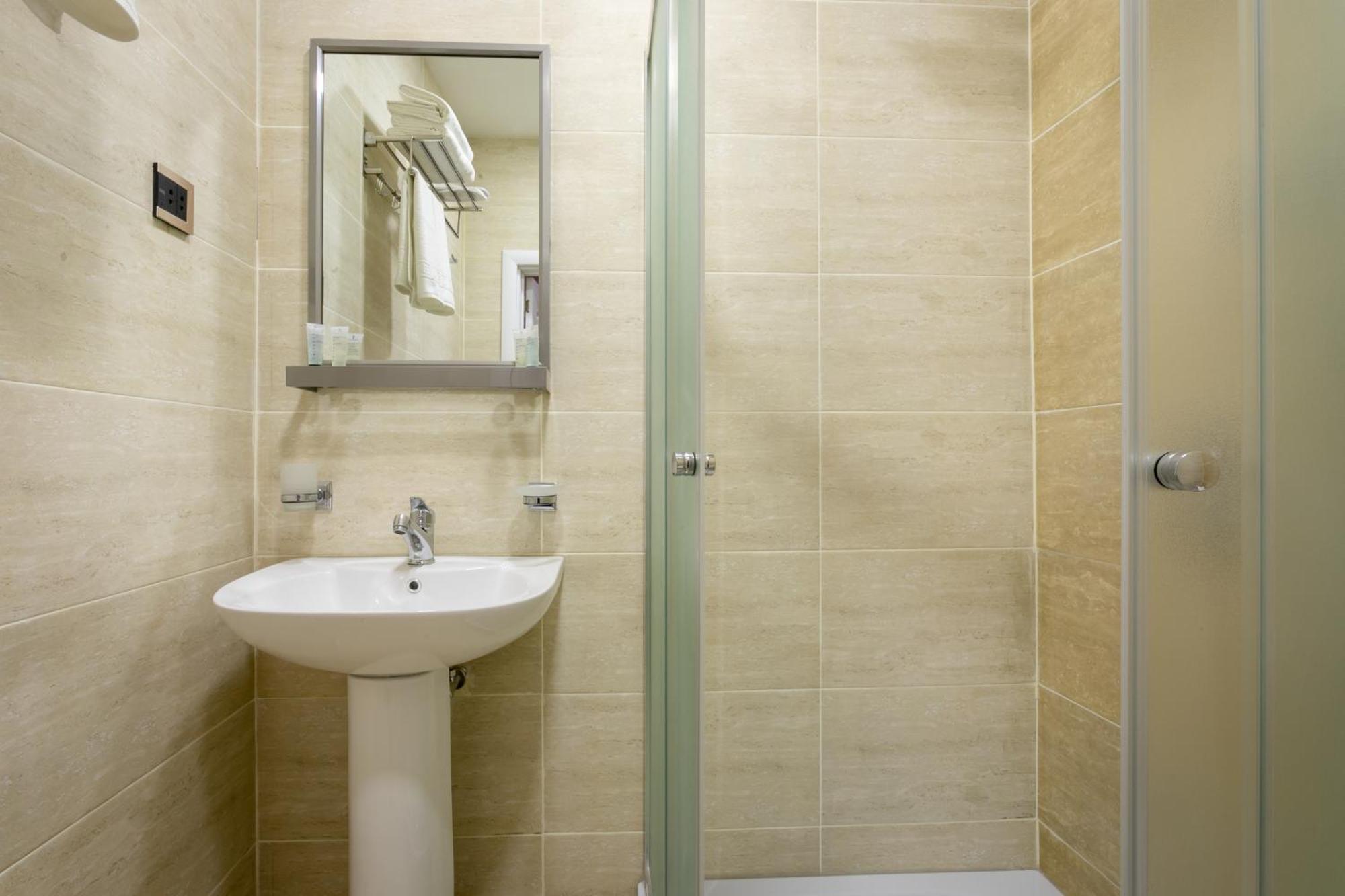 Garden Inn Nizami Hotel Baku Exterior photo